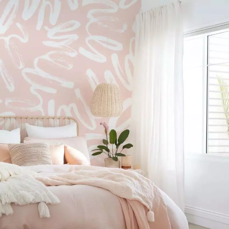 Tips Mengombinasikan Wallpaper dan Wall Decor