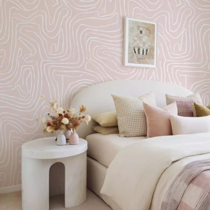 Tips Mengombinasikan Wall Decor dan Wallpaper agar Interior Lebih Estetik dan Harmonis